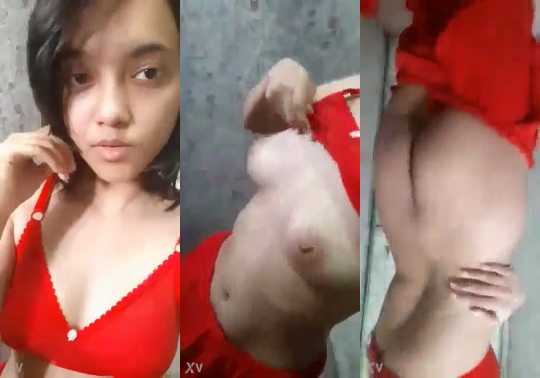 Beautiful Girl Showing her small Boobs Nipple
